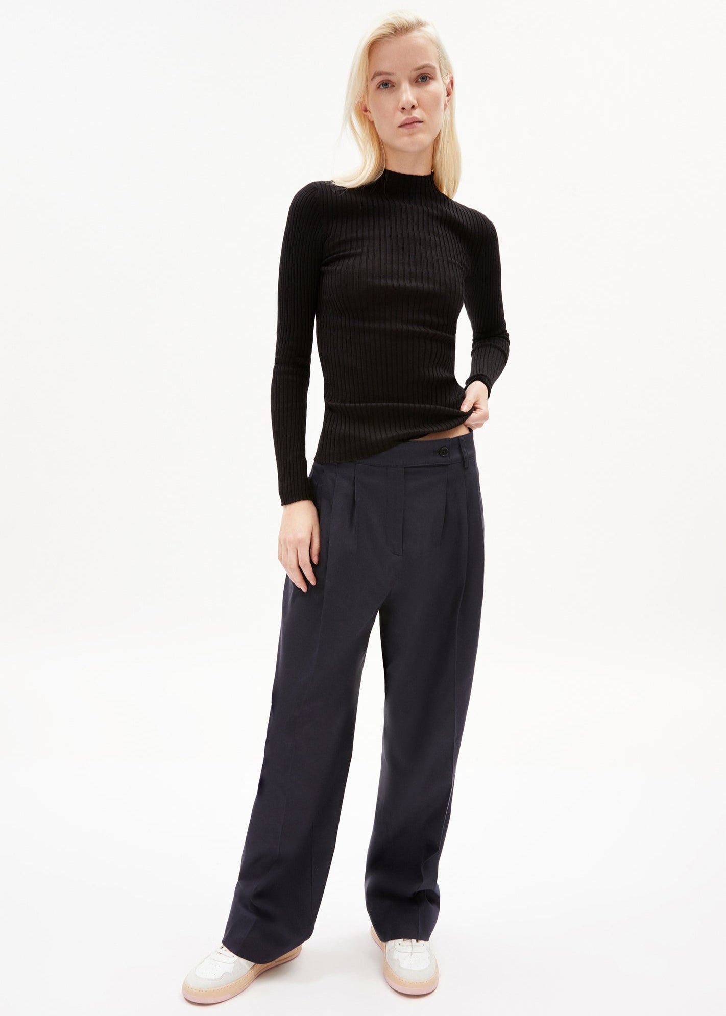 ALAANIA KNIT SWEATER