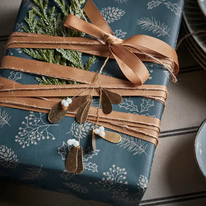 ORNAMENT MISTLETOE