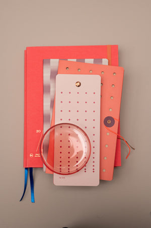 NOTEBOOK WITH JAPANESE CLOSURE