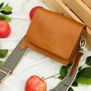 AUDREY MINI - APPLE LEATHER