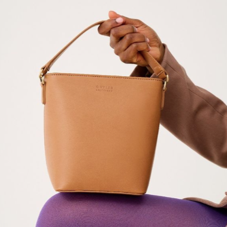 BOBBI BUCKET BAG - APPLE LEATHER