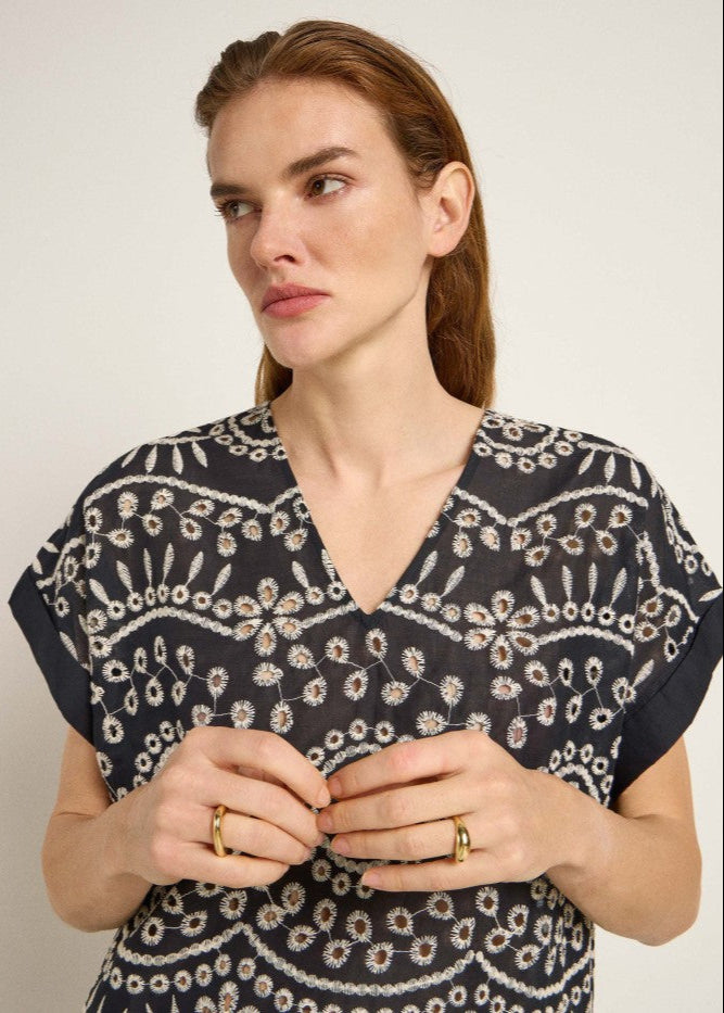 BLUSENSHIRT MIT STICKEREI