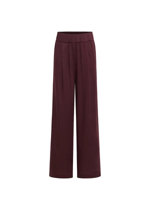 HOSE MIT WEITEM BEIN