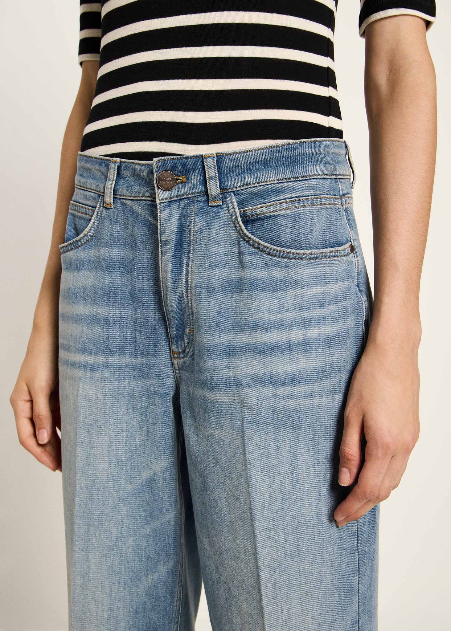 TAPERED JEANS