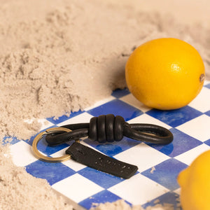 KNOTTED KEYCHAIN
