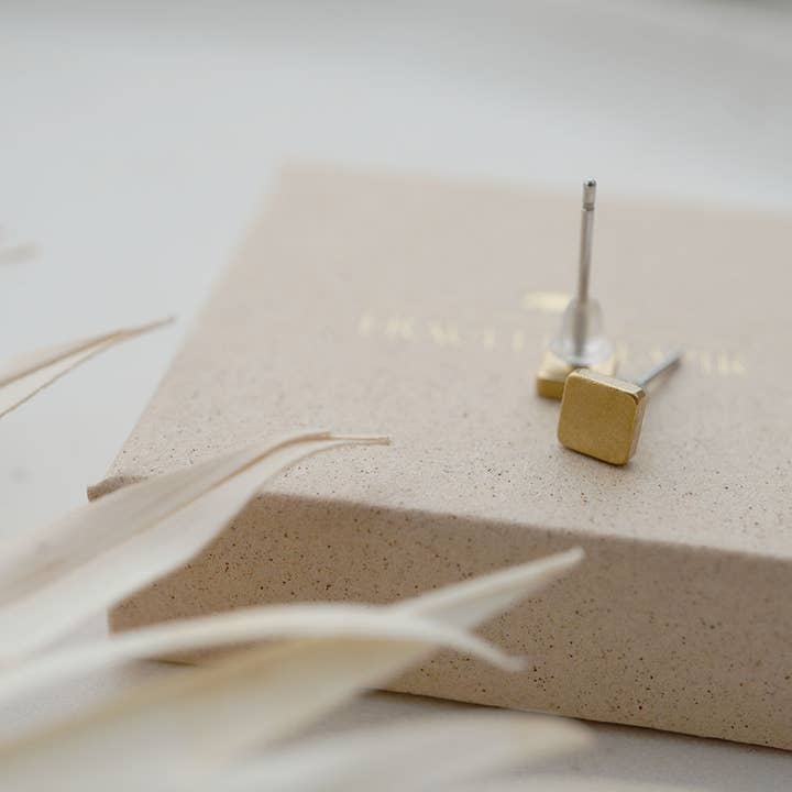 CUBIC OHRSTECKER