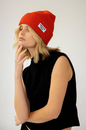 MÜTZE AUS RECYCELTEN FLASCHEN - SUNKISSED CORAL