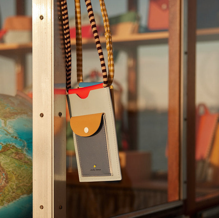 PHONE POUCH - WONDERS OF THE DEEP SEA