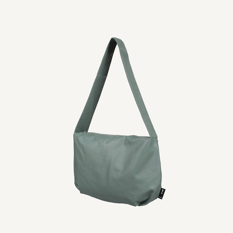 LOT BOLD CROSS BODY