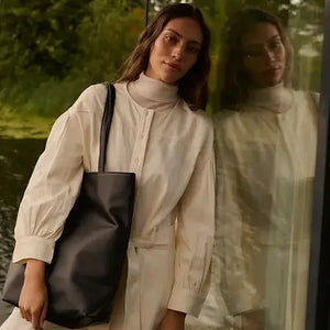 MERIAN TOTE BAG