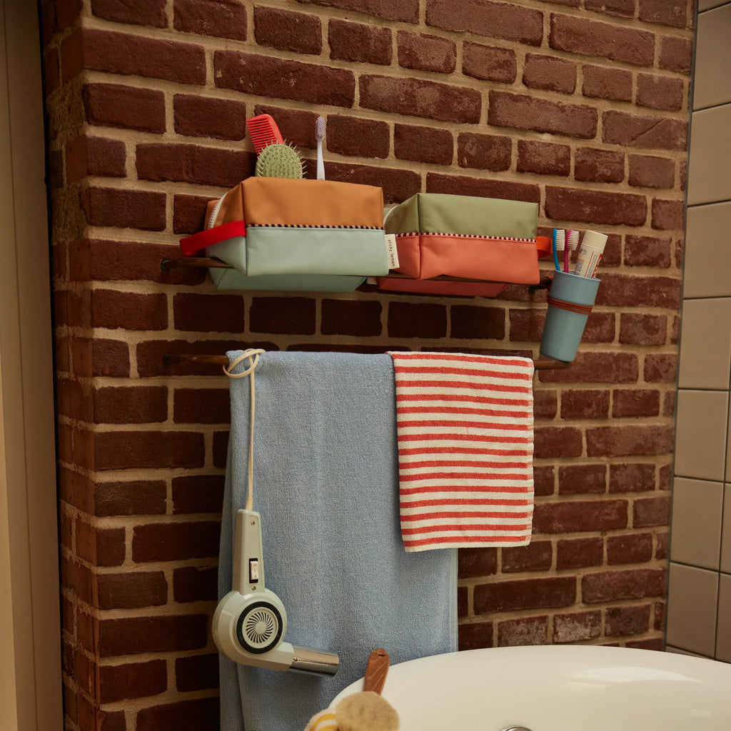 TOILETRY BAG