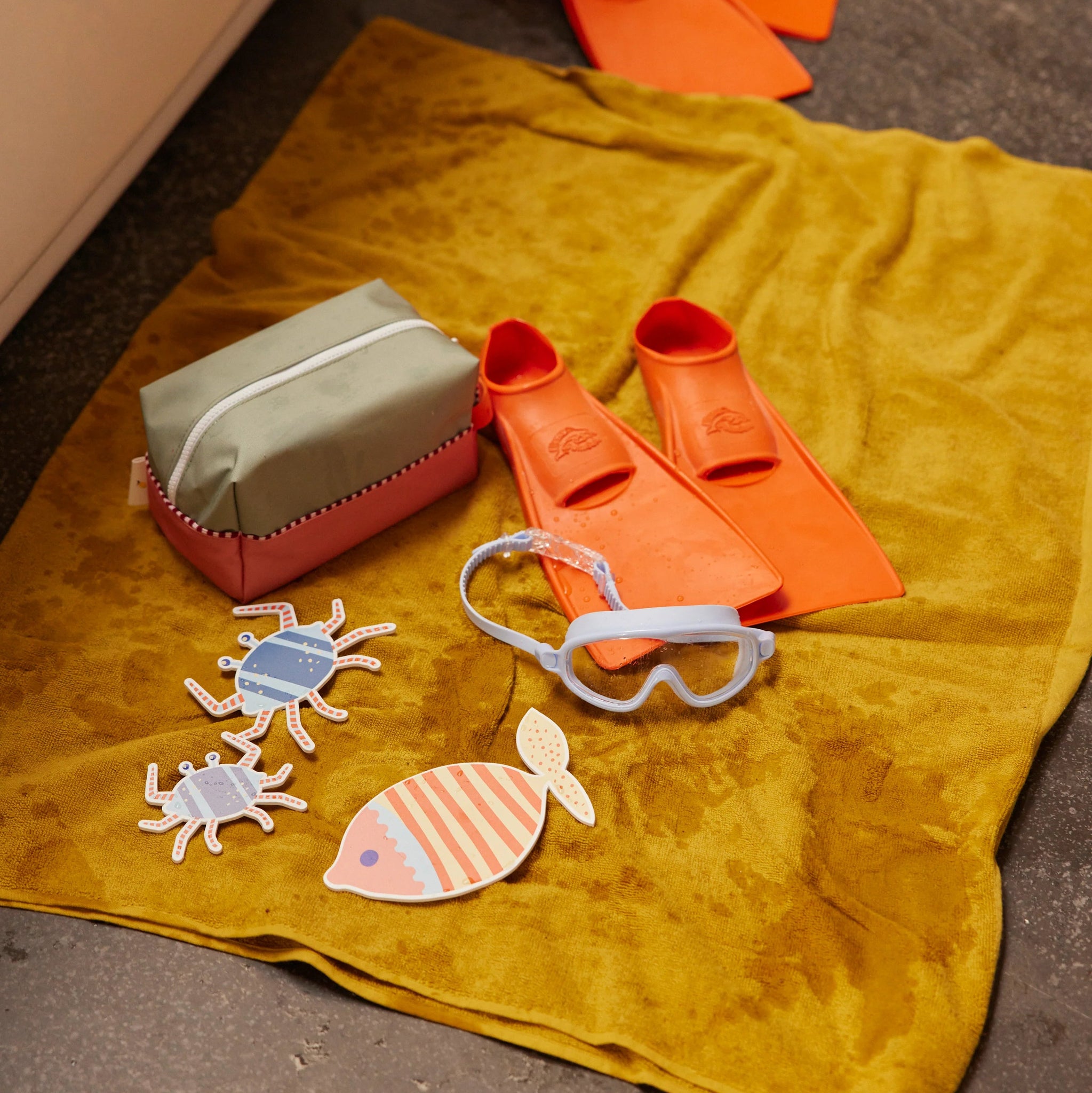 TOILETRY BAG
