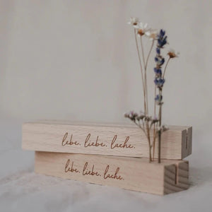 KARTEN- UND BLUMENSTÄNDER