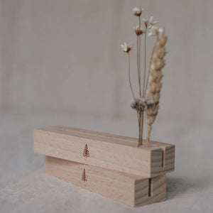 KARTEN- UND BLUMENSTÄNDER