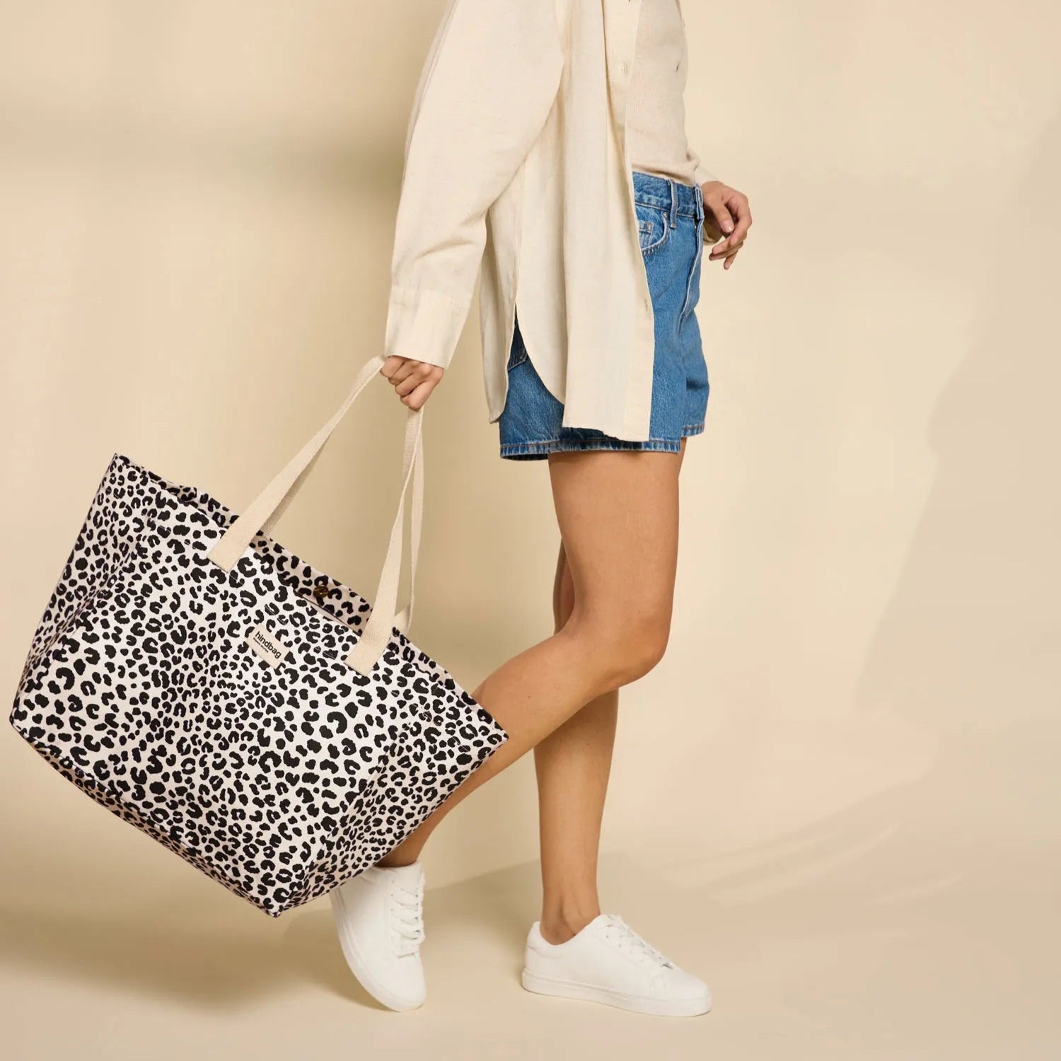 CLAUDE LEO SHOPPER