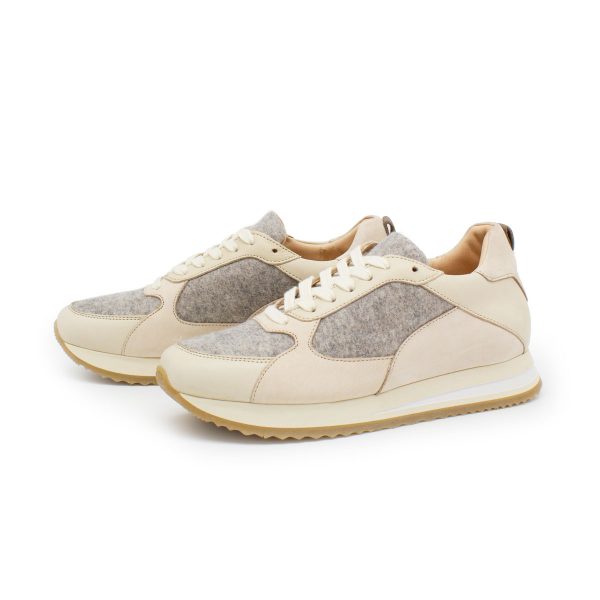 SNEAKER MIT WOLLFILZ